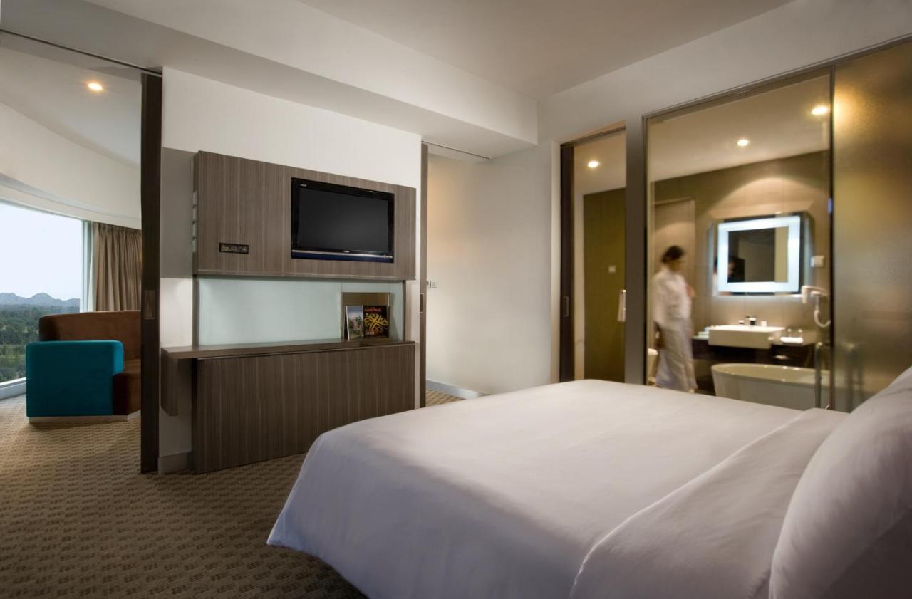 Novotel Bangka Hotel & Convention Center Pangkal Pinang Zewnętrze zdjęcie